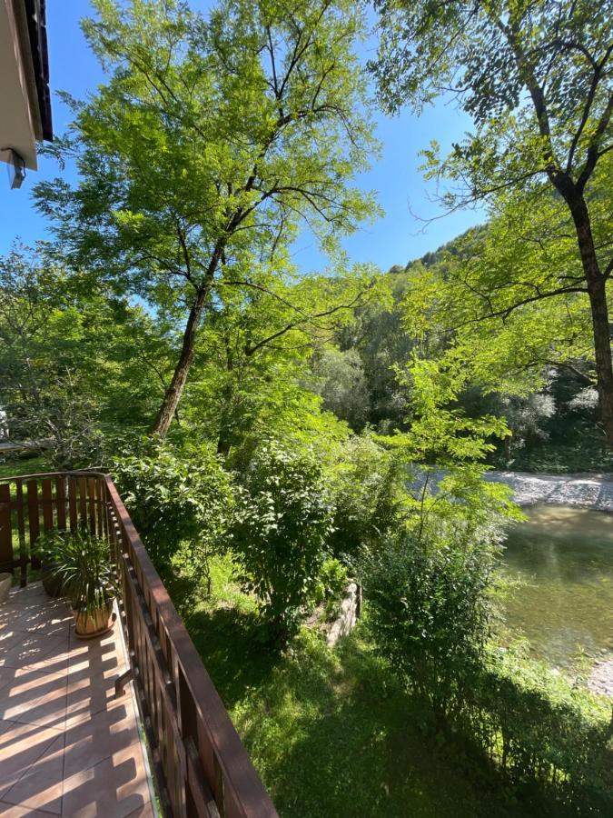 Okrepcevalnica Kurn'K Bed & Breakfast Cerkno Bagian luar foto